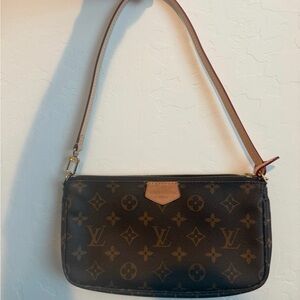 Louis Vuitton Pochette